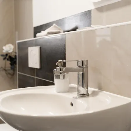 Appartement Junik Im Stadtzentrum