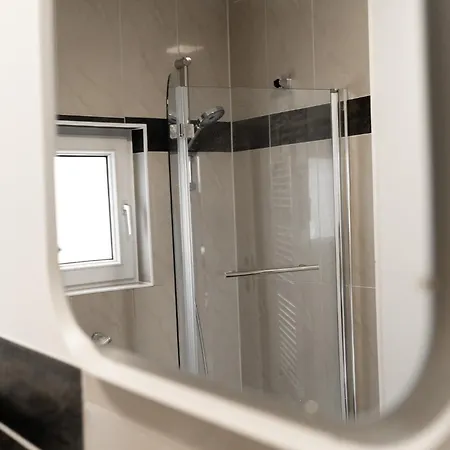 Junik Im Stadtzentrum Apartamento