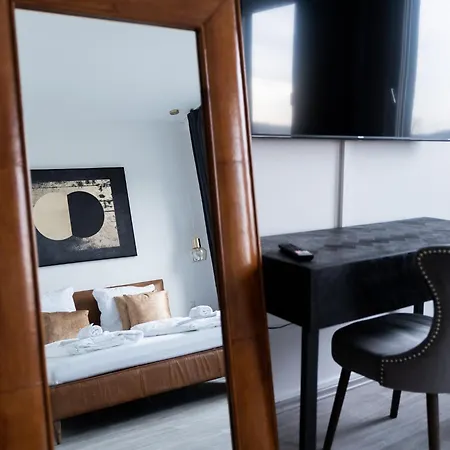 Junik Im Stadtzentrum *