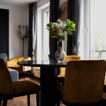 Junik Im Stadtzentrum *